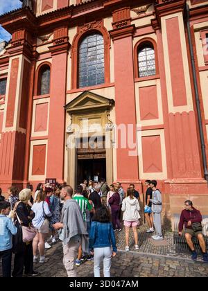 St. Georgs Basilika, Bazilika svatého Jiří, Prager Burg, Prag, Tschechien, Europa, EU. Stockfoto