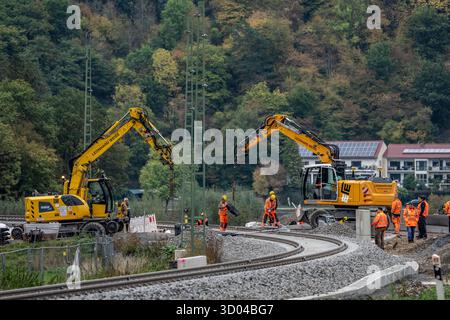 Wiederaufbau im Ahrtal nach den Überschwemmungen im Juli 2021, Wiederherstellung der Eisenbahninfrastruktur auf der Ahrstrecke, 29 km Gleise, 15 Bahnstrecken Stockfoto