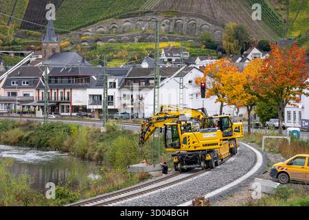 Wiederaufbau im Ahrtal nach den Überschwemmungen im Juli 2021, Wiederherstellung der Eisenbahninfrastruktur auf der Ahrstrecke, 29 km Gleise, 15 Bahnstrecken Stockfoto