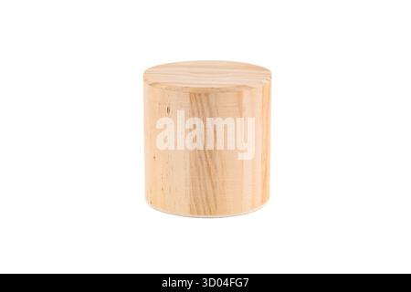 Holzzylinderständer isoliert auf weißem Hintergrund. Stockfoto