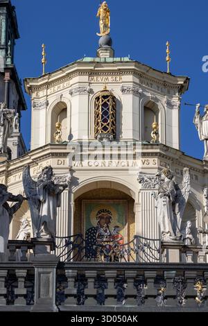 Tschenstochau, Polen - 18. Oktober 2024: Fassade der Kapelle des wundersamen Bildes unserer Lieben Frau von Tschenstochau aus der barocken Jasna-Gora-Basilika aus dem 14. Jahrhundert Stockfoto