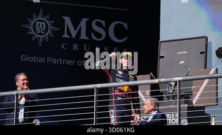 Austin, Tx, USA. Oktober 2025. Oktober 2025: Max Verstappen #1 beim F1 2025 Grand Prix der Vereinigten Staaten in Austin, Texas. Jason Pohuski/BMR (Credit Image: © Jason Pohuski/BMR via ZUMA Press Wire) NUR REDAKTIONELLE VERWENDUNG! Nicht für kommerzielle ZWECKE! Stockfoto