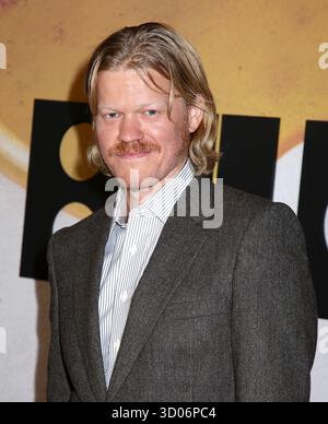 New York City, USA. Oktober 2025. Jesse Plemons nahm an der Bugonia New York Premiere teil, die am 21. Oktober 2025 im Museum of Modern Art in New York City stattfand © Steven Bergman/AFF-USA.COM Credit: AFF/Alamy Live News Stockfoto