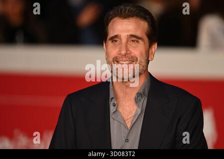 Ivan Castiglione besucht den roten Teppich des 20. Rom Film Festivals im Auditorium Parco Della Musica am 21. Oktober 2025 in Rom Stockfoto