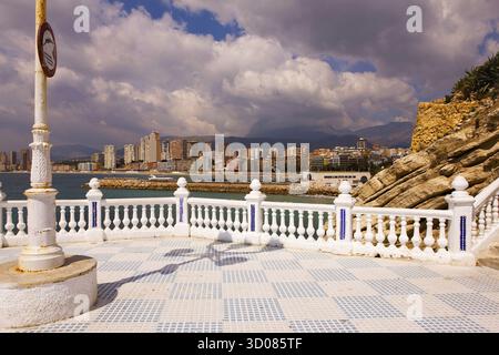 Blick von Balcon del Mediterraneo, Benidorm, Valencia (Region), Costa Blanca, Spanien Stockfoto