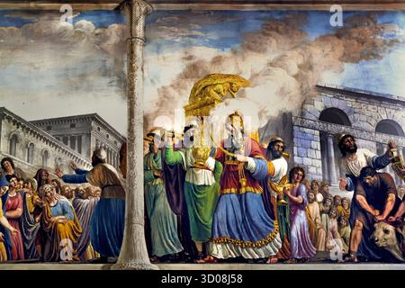 David begleitet den Transport der Lade des Bundes des Lade Pitti Palace Florenz Italien von Giovanni Battista Caracciolo (Battistello) 1578 - 1635 17. 1816, die Decke wurde von Luigi Ademollo 1764 Fresken - 1849 mit Noah in Jerusalem mit der Arche (die Lade des Bundes - Lade des Zeugnisses) ist ein Gold - überdachte hölzerne Truhe mit Deckel im Buch Exodus als enthalten die beiden steinernen Tafeln der Zehn Gebote beschrieben. Stockfoto