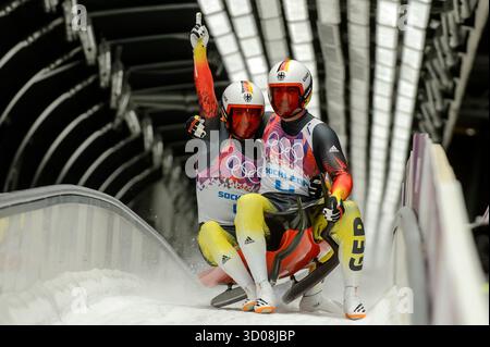 Tobias Wendl und Tobias Arlt Olympiasieger Goldmedaillengewinner Luge Rodeln Doppelsitzer Doppelsitzer olympische Winterspiele 2014 sochi olympische Spiele in Sochi sotchi 2014 © diebilderwelt / Alamy Stock Stockfoto