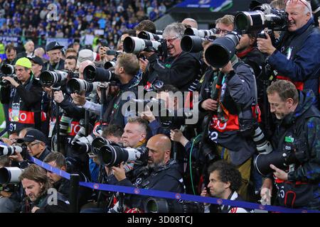 Wroclaw, Polen - 28. Mai 2025: Fußballfotografen bei der Arbeit während des Endspiels der UEFA Conference League Real Betis gegen Chelsea im Stadion Wroclaw in Wroclaw, Polen Stockfoto