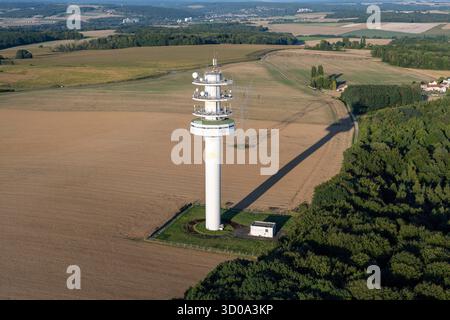 Frankreich, seine-et-Marne, Les Perdriets, Umgebung, GSM-Antenne auf Pylon (Luftaufnahme) Stockfoto