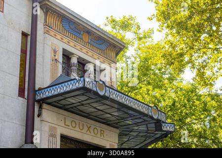 Frankreich, Paris, Barbes District, das Kino Le Louxor im ägyptischen Stil des Architekten Henri Zipcy, eröffnet am 6. Oktober 1921, restauriert im April 2013 Stockfoto