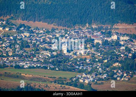 Frankreich, Isere, Lans-en-Vercors, regionaler Naturpark Vercors, Panorama von der Spitze des PIC Saint-Michel (alt: 1966 m), Blick auf Villard-de-Lans Stockfoto