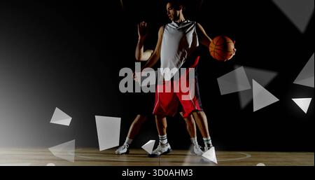 Dribbelsportler mit Trikot, Shorts und Schuhen auf dem Hallenboden mit Ball und abstrakten Lichtern Stockfoto