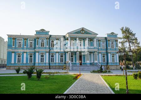 Verwaltungsgebäude der Staatlichen Universität Samarkand in Samarkand, Usbekistan Stockfoto