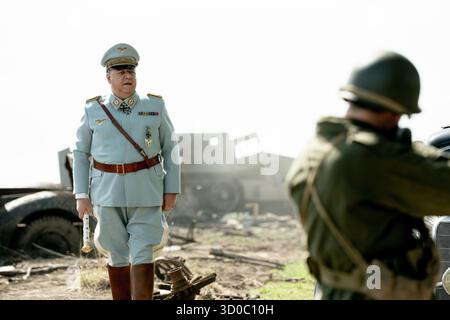 ERSCHEINUNGSDATUM: 7. November 2025 TITEL: Nürnberg STUDIO: Sony Pictures Classics REGISSEUR: James Vanderbilt PLOT: Ein Psychiater aus dem Zweiten Weltkrieg bewertet Nazi-Führer vor den Nürnberger Prozessen und wird zunehmend besessen vom Verständnis des Bösen, während er eine beunruhigende Verbindung zu Hermann Goring bildet. HAUPTROLLE: NUR REDAKTIONELLE VERWENDUNG VON RUSSELL CROWE! Nicht für kommerzielle ZWECKE! Stockfoto