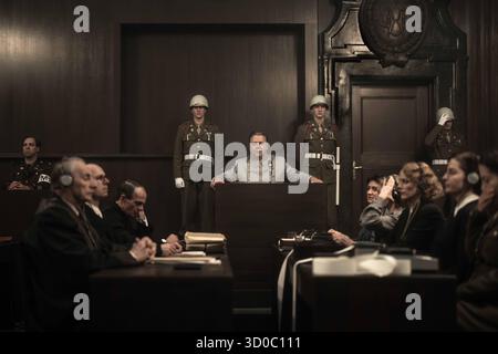 ERSCHEINUNGSDATUM: 7. November 2025 TITEL: Nürnberg STUDIO: Sony Pictures Classics REGISSEUR: James Vanderbilt PLOT: Ein Psychiater aus dem Zweiten Weltkrieg bewertet Nazi-Führer vor den Nürnberger Prozessen und wird zunehmend besessen vom Verständnis des Bösen, während er eine beunruhigende Verbindung zu Hermann Goring bildet. HAUPTROLLE: NUR REDAKTIONELLE VERWENDUNG VON RUSSELL CROWE! Nicht für kommerzielle ZWECKE! Stockfoto