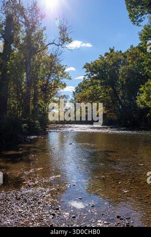 Im Green Hill Park in Salem, Virginia, fließt der Roanoke River durch den Park und ist somit ein beliebter Erholungsort. Stockfoto