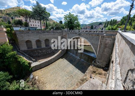 Blick auf die antike gregorianische Brücke in Tivoli, Rom, Latium, Italien Stockfoto