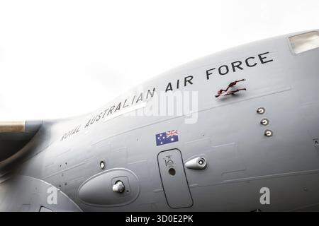 MELBOURNE, AUSTRALIEN - 29. MÄRZ: Eine A41-206 Royal Australian Air Force Boeing C-17A Globemaster III auf der Australian International Airshow in Avalon Stockfoto
