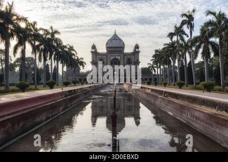 Safdarjung Grab Mausoleum Kuppel und die umgebende Grabkomplex Landschaft. Aufgenommen in Neu-delhi, Indien Stockfoto