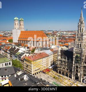 München, Deutschland - 7. Juni 2016: Luftansicht auf das Rathaus am Marienplatz in München, Deutschland, München, Deutschland Stockfoto