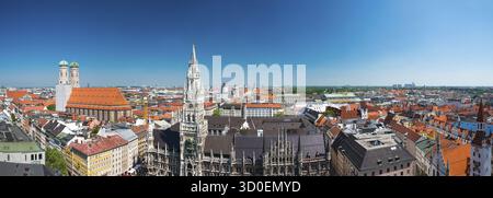 München, Deutschland - 7. Juni 2016: Luftansicht auf das Rathaus am Marienplatz in München, Deutschland, München, Deutschland Stockfoto