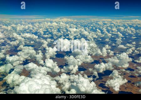 Flug Windhoek - Addis Abeba: Blick aus dem Flugzeug, Region Khomas, Namibia Stockfoto