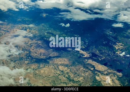 Flug Windhoek - Addis Abeba: Blick aus dem Flugzeug des Okavango-Deltas, Botswana Stockfoto