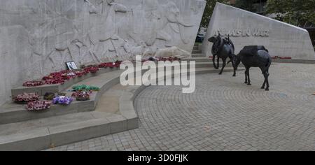 LONDON, UK - 05. OKTOBER 2015: The Animals in war Memorial auf der Park Lane in London Stockfoto