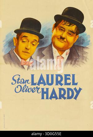 Laurel and Hardy - 1938 - Poster des legendären Comedy-Duos Laurel and Hardy. Das Team, bestehend aus Stan Laurel (1890–1965) und Oliver Hardy (1892–1957), war ein britisch-amerikanisches Comedy-Duo, das für seine Slapstick-Komödie von den späten 1920er bis Mitte der 1950er Jahre bekannt war Laurel spielte den ungeschickten und unschuldigen Charakter, während Hardy der pompöse und leicht frustrierte war. Sie traten in über 100 Filmen zusammen, darunter Stummshorts und Tonfilme, und gelten als eines der größten Comedy-Teams in der Filmgeschichte. Stockfoto