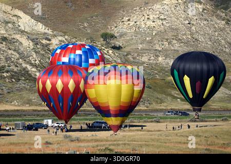 Vier bunte Heißluftballons in der Nähe von Medora North Dakota Stockfoto