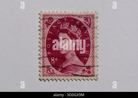 Briefmarken aus Großbritannien, Queen Elizabeth, Color Brigt Rose, 1955 Stockfoto
