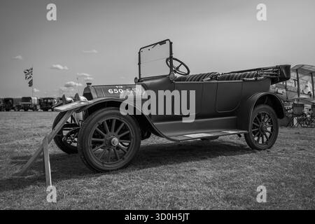 British Army 1916 Studebaker Light Four Staff Car, ausgestellt auf der Shuttleworth Military Airshow am 31. Mai 2025. Stockfoto