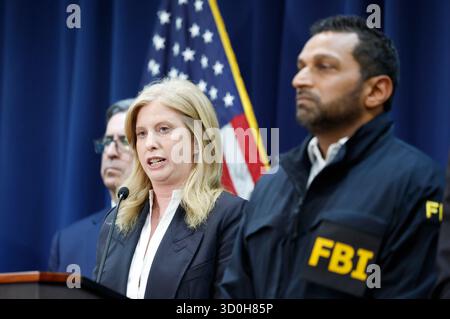 Die NYPD-Kommissarin Jessica Tisch spricht auf einer Pressekonferenz, nachdem am Donnerstag, 23. Oktober 2025, in New York City in einer bundesweiten Untersuchung im Zusammenhang mit Glücksspielen festgenommen worden war. Der Trainer Chauncey Billups und Terry Rozier aus Miami wurden am Donnerstag im Rahmen von Ermittlungen wegen illegalen Glücksspiels verhaftet. Mitglieder und Verbündete organisierter Verbrechensgruppen gehören auch zu den Dutzend Personen, die in zwei getrennten Fällen im Zusammenhang mit illegalen Glücksspielen strafrechtlich angeklagt werden. Foto: John Angelillo/UPI Stockfoto