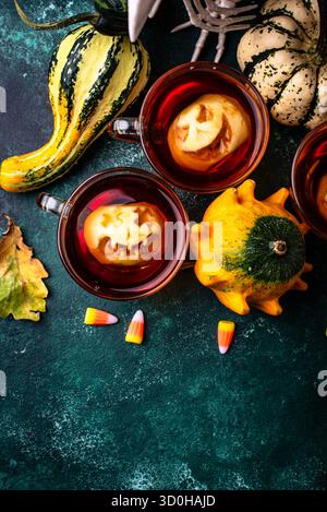 Halozwischen scharfem Apfelwein-Getränk Stockfoto
