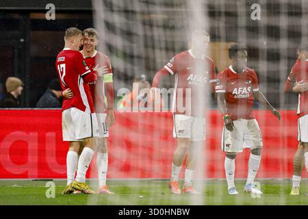 Alkmaar, Niederlande. Oktober 2025. ALKMAAR, 23-10-2025, AFAS-Stadion, Saison 2025/2026, UEFA Conference League Fußball, Ligaphase Spieltag 2, Spiel zwischen AZ und SK Slovan Bratislava, Foto zeigt und feiert sein Tor Credit: Pro Shots/Alamy Live News Stockfoto