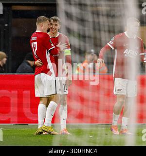 Alkmaar, Niederlande. Oktober 2025. ALKMAAR, 23-10-2025, AFAS-Stadion, Saison 2025/2026, UEFA Conference League Fußball, Ligaphase Spieltag 2, Spiel zwischen AZ und SK Slovan Bratislava, Foto zeigt und feiert sein Tor Credit: Pro Shots/Alamy Live News Stockfoto