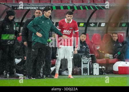 Alkmaar, Niederlande. Oktober 2025. ALKMAAR, NIEDERLANDE - 23. OKTOBER: Troy Parrott von AZ Alkmaar bereitet sich am 23. Oktober 2025 im AFAS Stadion in Alkmaar, Niederlande, auf das Spiel der UEFA Conference League 2025/26 League Phase MD2 zwischen AZ Alkmaar und Slovan Bratislava vor. (Foto von Ed van de Pol/Orange Pictures) Credit: Orange Pics BV/Alamy Live News Stockfoto