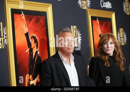 22. Oktober 2025, Los Angeles, Kalifornien, USA: Bruce Springsteen, Patti Scialfa beim AFI FEST 2025 Opening Night Springsteen: Deliver Me from Nowhere Premiere im TCL Chinese Theatre IMAX (Credit Image: © Nina Prommer/ZUMA Press Wire) NUR ZUR REDAKTIONELLEN VERWENDUNG! Nicht für kommerzielle ZWECKE! Stockfoto