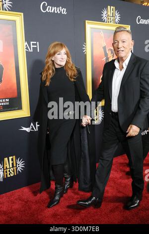 22. Oktober 2025, Los Angeles, Kalifornien, USA: Bruce Springsteen, Patti Scialfa beim AFI FEST 2025 Opening Night Springsteen: Deliver Me from Nowhere Premiere im TCL Chinese Theatre IMAX (Credit Image: © Nina Prommer/ZUMA Press Wire) NUR ZUR REDAKTIONELLEN VERWENDUNG! Nicht für kommerzielle ZWECKE! Stockfoto