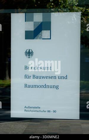 Bundesamt für Bauwesen und Raumordnung Bundesamt für Bauwesen und Raumordnung, 28.09.2025, Tiergarten, Reichpietschufer, Berlin, das Bundesamt für Bauwesen und Raumordnung hat eine Aussenstelle am Reichpietschufer in Berlin. *** Bundesamt für Bau und Raumordnung Bundesamt für Bau und Raumordnung, 28 09 2025, Tiergarten, Reichpietschufer, Berlin, das Bundesamt für Bau und Raumordnung hat eine Niederlassung am Reichpietschufer in Berlin Stockfoto