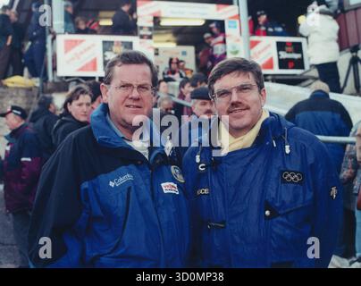 Der Vizepräsident des Internationalen Olympischen Komitees (IOC) Thomas Bach und der Präsident des Rodelverbandes (Fil) Josef Fendt aus Berchtesgaden besuchen die Rodeleuropameisterschaften in Oberhof/Thüringen, hier in der Nähe des Rodelbeginns in Oberhof. [Automatisierte Übersetzung] Stockfoto