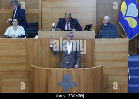 Brüssel, Belgien Oktober 2025. Der neu ernannte Minister für die Region Brüssel, Dirk de Smedt, schwört am Freitag, den 24. Oktober 2025 in Brüssel, um Minister Gatz in der Regierung der Region Brüssel-Hauptstadt zu ersetzen. BELGA FOTO NICOLAS MAETERLINCK Credit: Belga News Agency/Alamy Live News Stockfoto