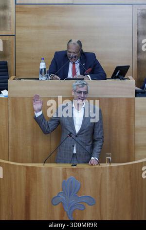 Brüssel, Belgien Oktober 2025. Der neu ernannte Minister für die Region Brüssel, Dirk de Smedt, schwört am Freitag, den 24. Oktober 2025 in Brüssel, um Minister Gatz in der Regierung der Region Brüssel-Hauptstadt zu ersetzen. BELGA FOTO NICOLAS MAETERLINCK Credit: Belga News Agency/Alamy Live News Stockfoto