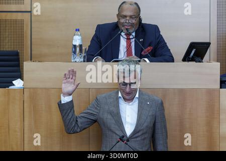 Brüssel, Belgien Oktober 2025. Der neu ernannte Minister für die Region Brüssel, Dirk de Smedt, schwört am Freitag, den 24. Oktober 2025 in Brüssel, um Minister Gatz in der Regierung der Region Brüssel-Hauptstadt zu ersetzen. BELGA FOTO NICOLAS MAETERLINCK Credit: Belga News Agency/Alamy Live News Stockfoto