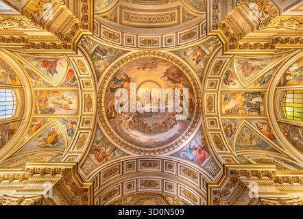 CAVA DE TIRRENI, ITALIEN - 7. OKTOBER 2025: Das Fresko der Vision der Apokalypse vom Heiligen Johannes - Christus öffnet das Buch mit in sieben Siegeln - Stockfoto