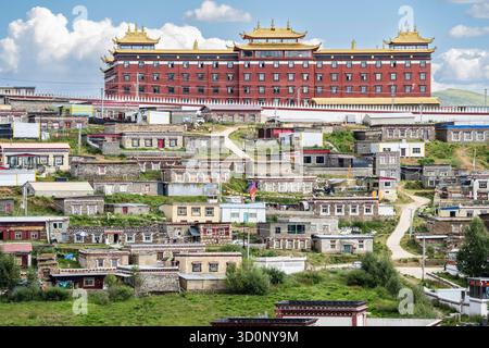 Nonnenkloster Anigongma, Dorf Gerima, Tagong (Lhagang), Autonome Tibetische Präfektur Garzê, Sichuan, China Stockfoto