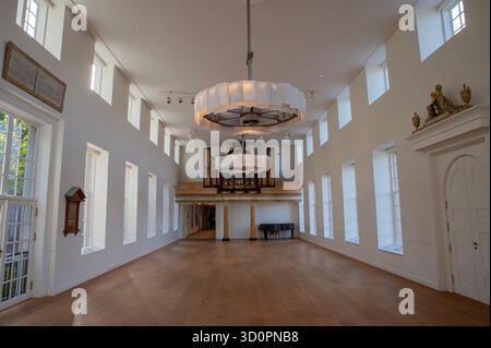 Ehemalige Kirche im H'Art Museum in Amsterdam, Niederlande 22-10-2025 Stockfoto