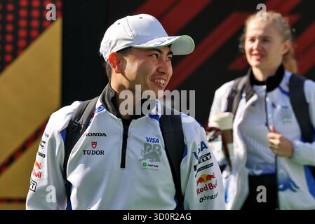 Mexiko-Stadt, Mexiko. Oktober 2025. Ayumu Iwasa (JPN) Racing Bulls und Red Bull Racing Reserve Driver. 24.10.2025. Formel-1-Weltmeisterschaft, Rd 20, Großer Preis Von Mexiko, Mexiko-Stadt, Mexiko, Übungstag. Quelle: James Moy/Alamy Live News Stockfoto