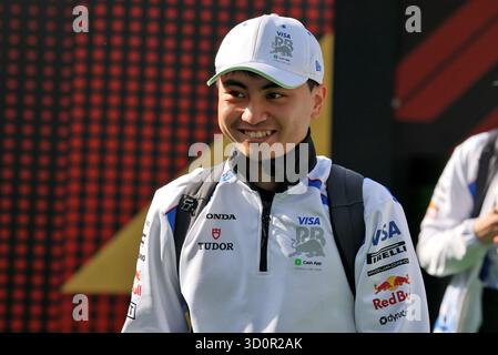 Mexiko-Stadt, Mexiko. Oktober 2025. Ayumu Iwasa (JPN) Racing Bulls und Red Bull Racing Reserve Driver. 24.10.2025. Formel-1-Weltmeisterschaft, Rd 20, Großer Preis Von Mexiko, Mexiko-Stadt, Mexiko, Übungstag. Quelle: James Moy/Alamy Live News Stockfoto