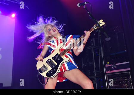UK. Oktober 2025. LONDON, ENGLAND - 23. OKTOBER: Issey Cartlidge von „The Molotovs“ tritt am 23. Oktober 2025 im Electric Ballroom, Camden in London auf.CAP/MAR © MAR/Capital Pictures Credit: Capital Pictures/Alamy Live News Stockfoto